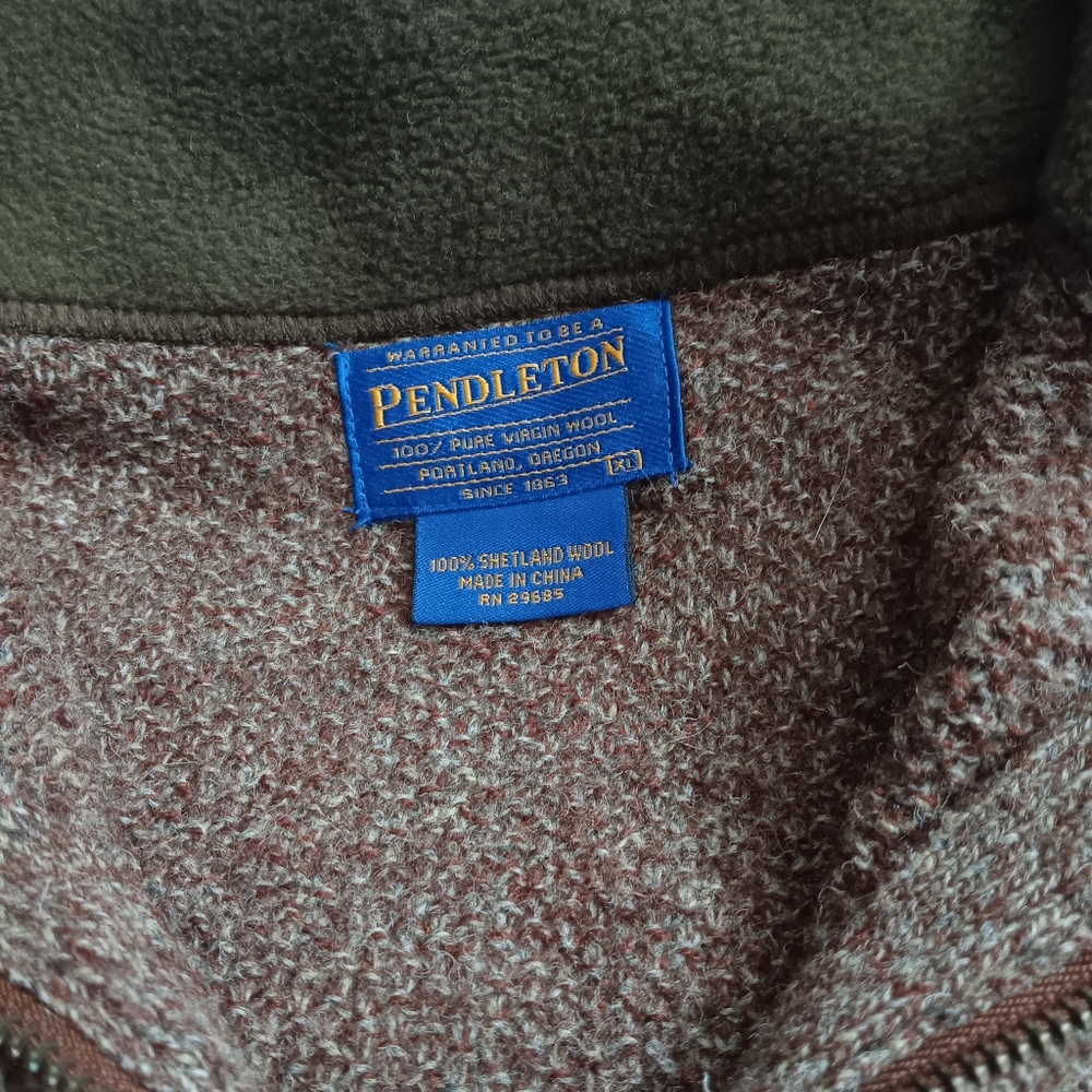 Pendelton mens 100% Virgin wool sweater
